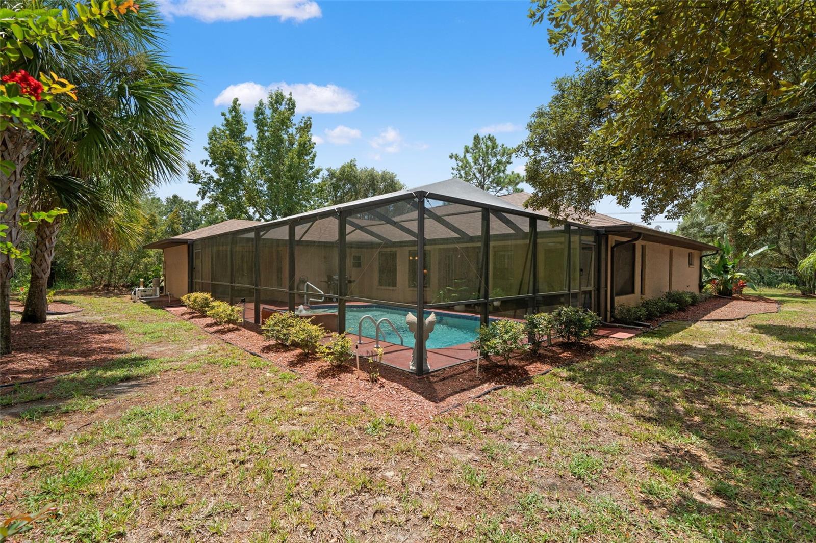 Listing photo id 37 for 60 Cypress Boulevard E