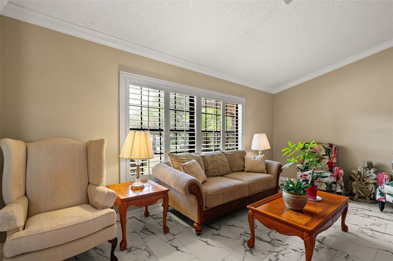 Listing photo id 3 for 60 Cypress Boulevard E