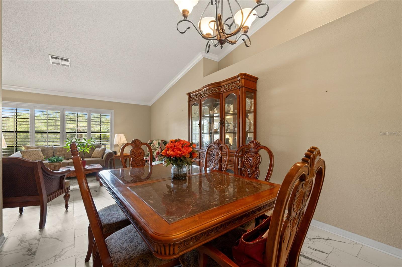 Listing photo id 5 for 60 Cypress Boulevard E