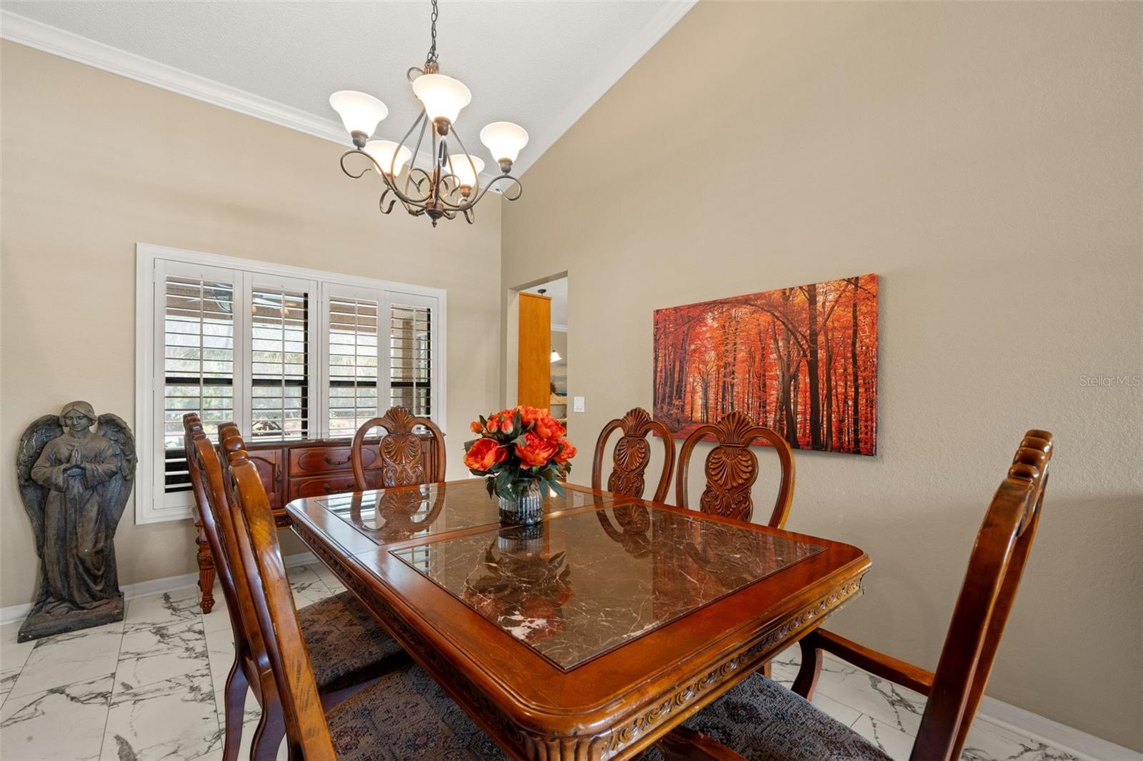 Listing photo id 6 for 60 Cypress Boulevard E