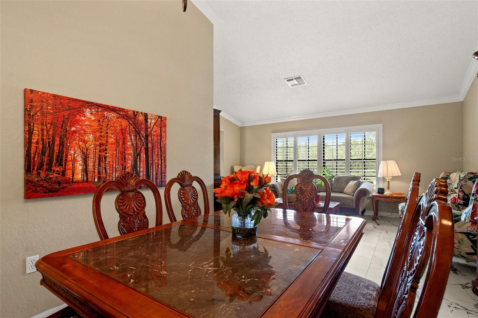 Listing photo id 7 for 60 Cypress Boulevard E