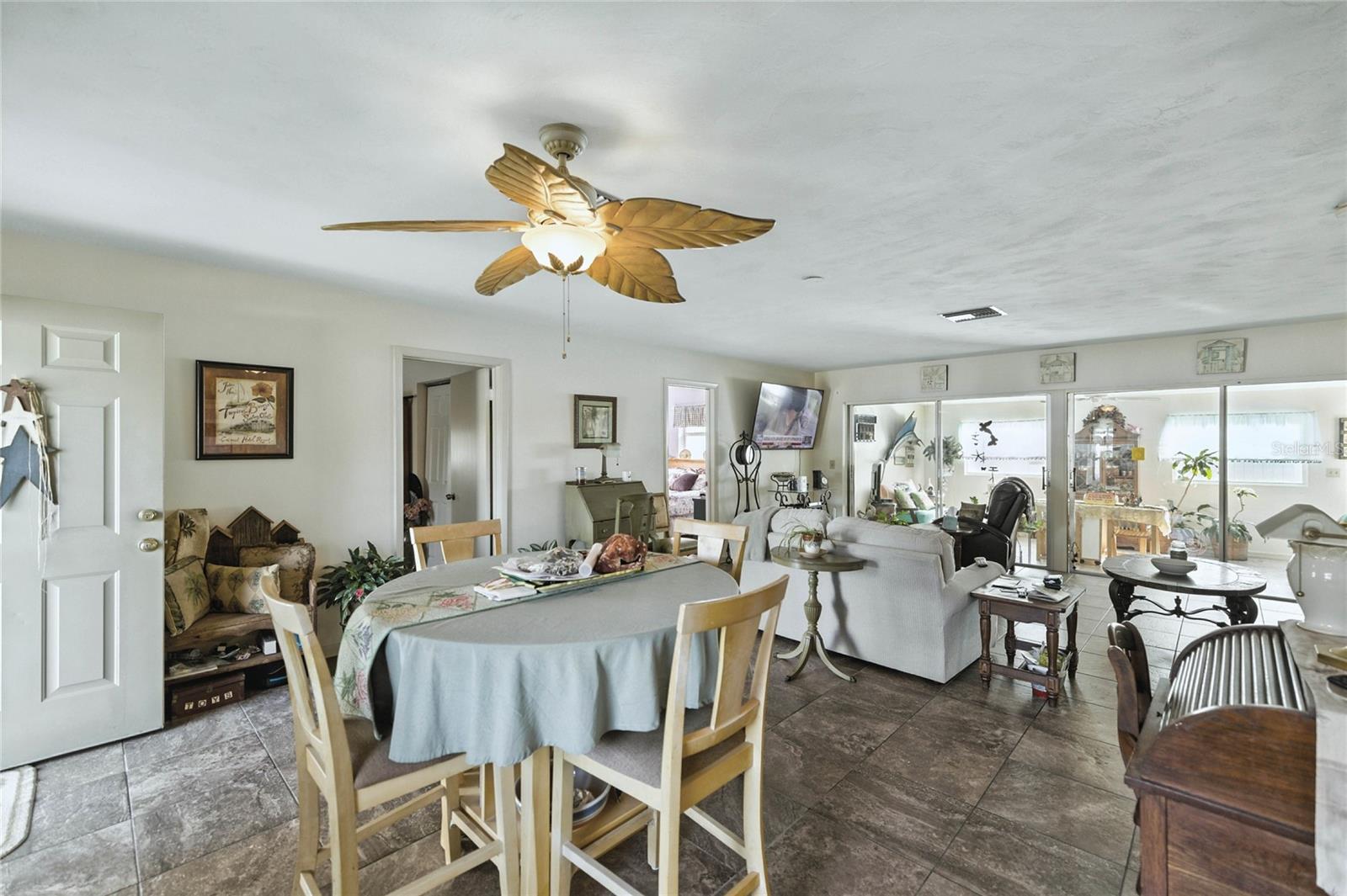 Image 7 of 30 For 9201 Caressa Way