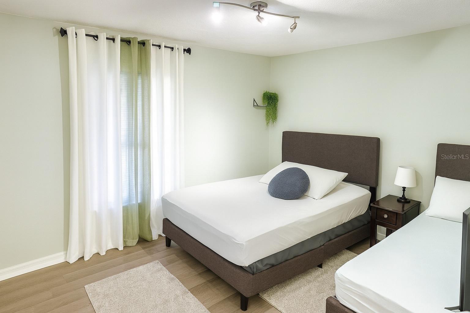 Image 11 of 64 For 5010 5th Place