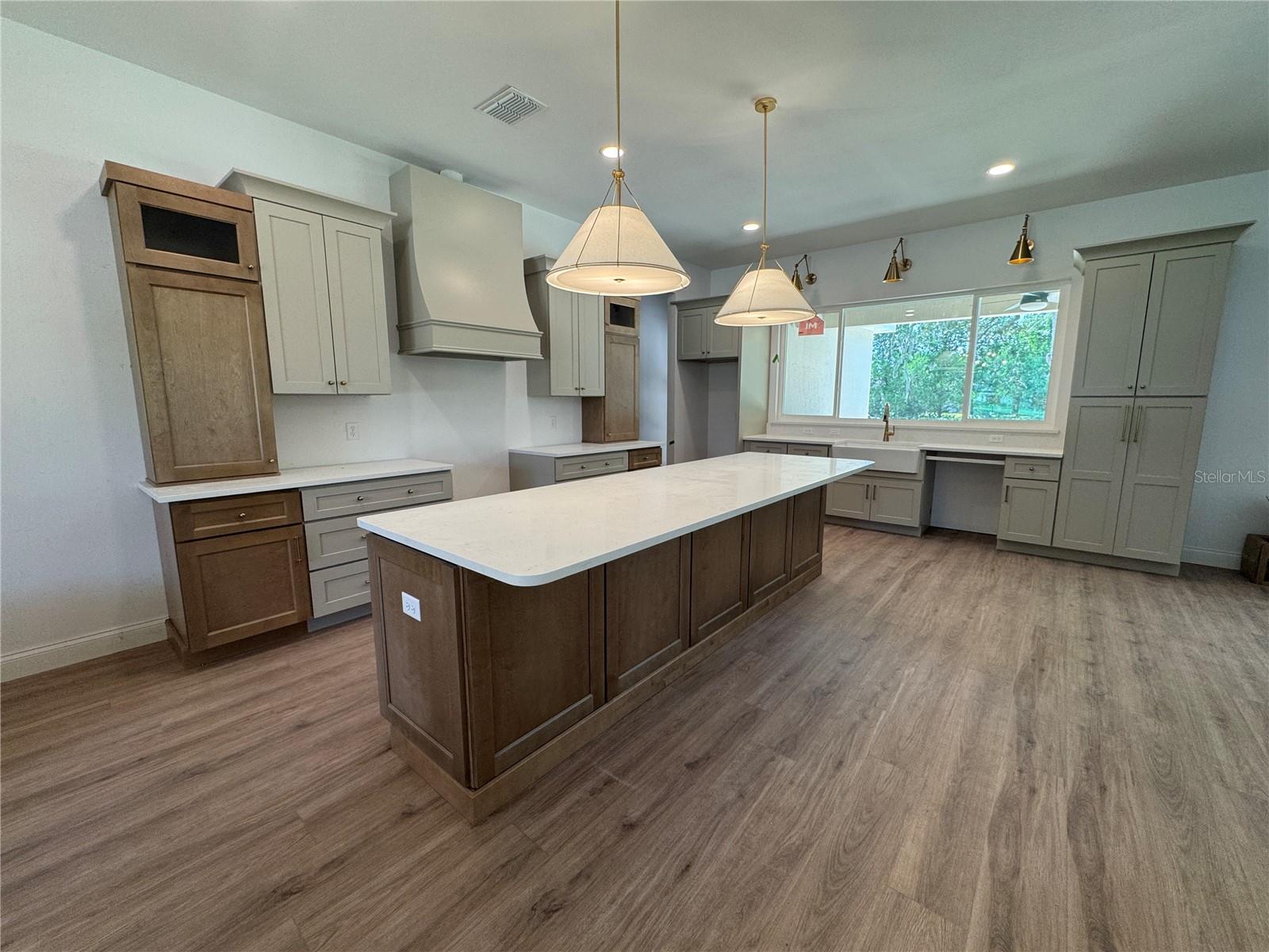 Image 7 of 13 For 2882 29 Court