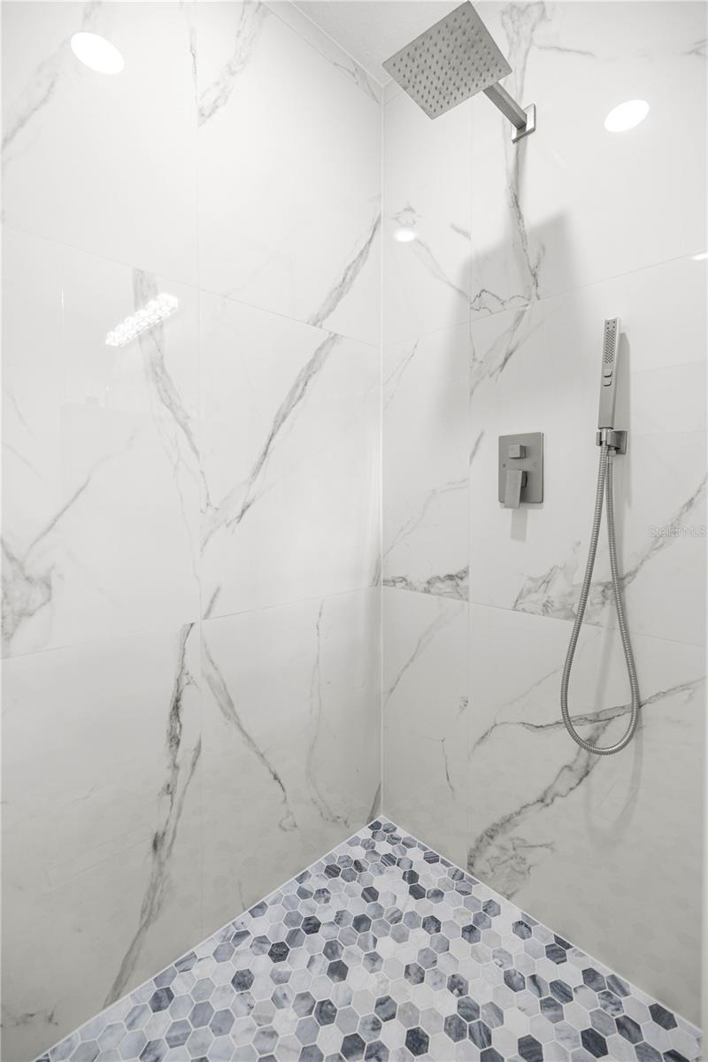 Image 14 of 32 For 7 Guava Place Pass