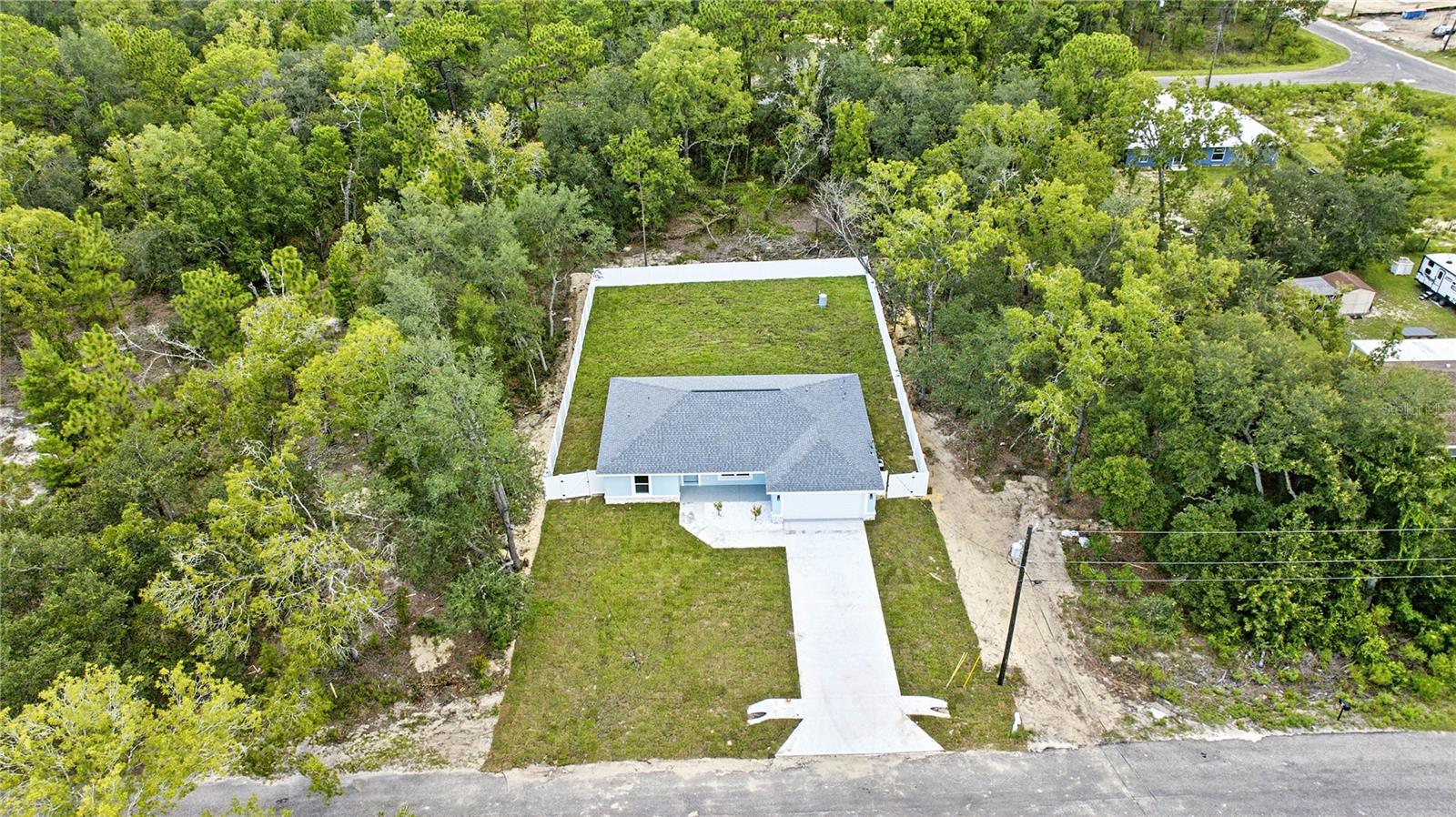 Image 2 of 32 For 7 Guava Place Pass