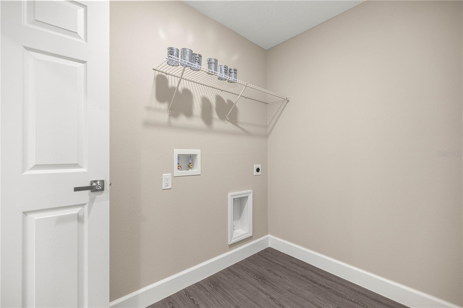 Image 26 of 32 For 7 Guava Place Pass