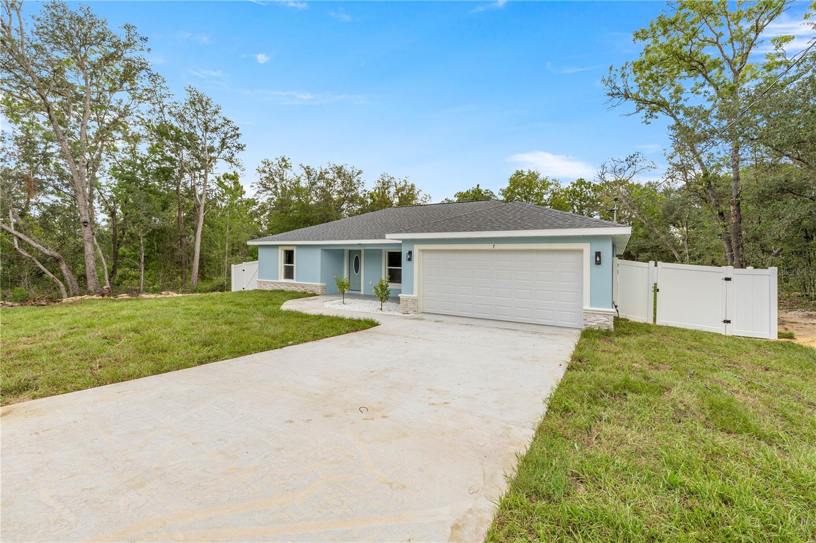 Image 3 of 32 For 7 Guava Place Pass