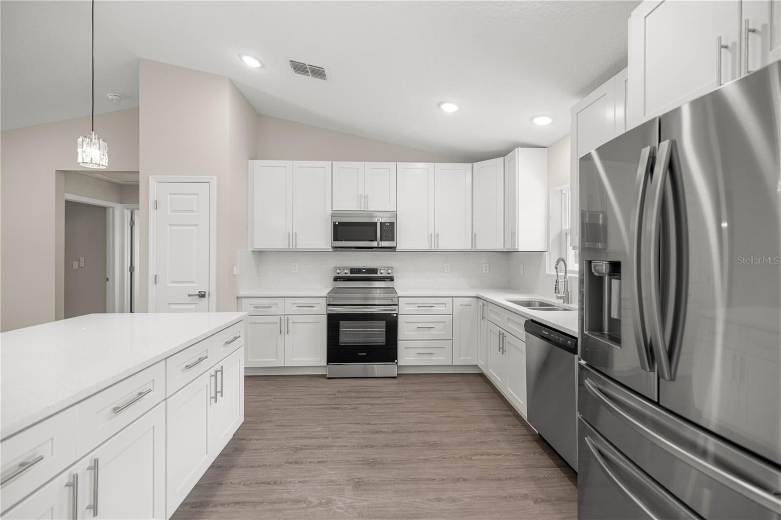 Image 9 of 32 For 7 Guava Place Pass