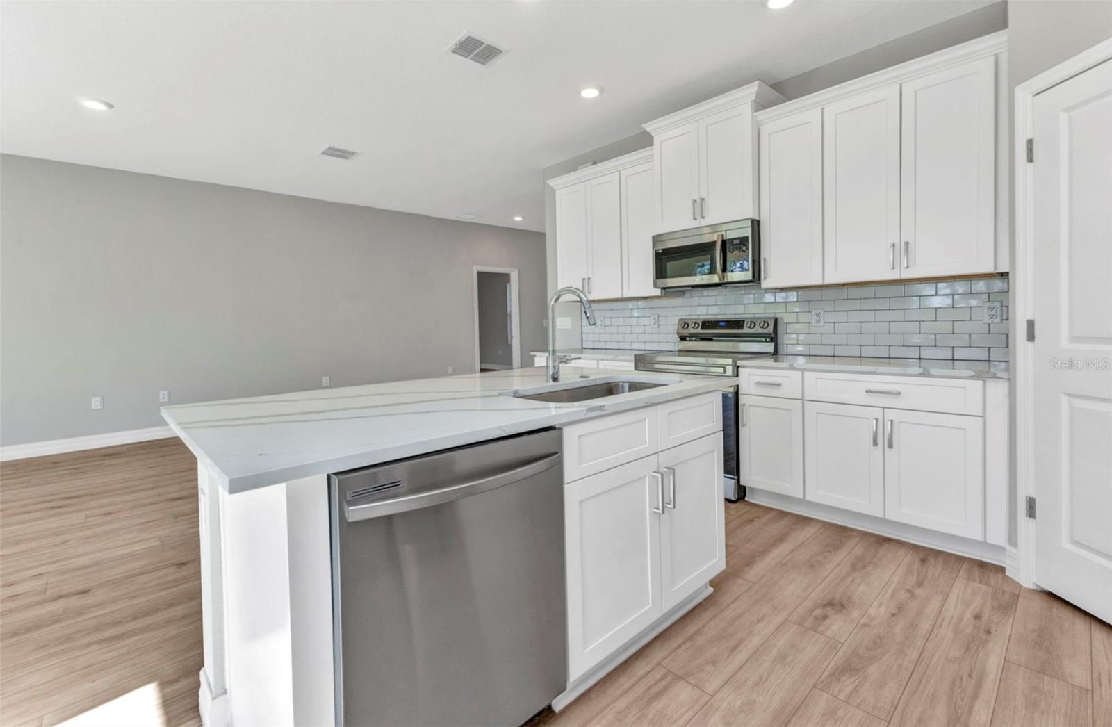 Image 36 of 68 For 134 Green Oak Park