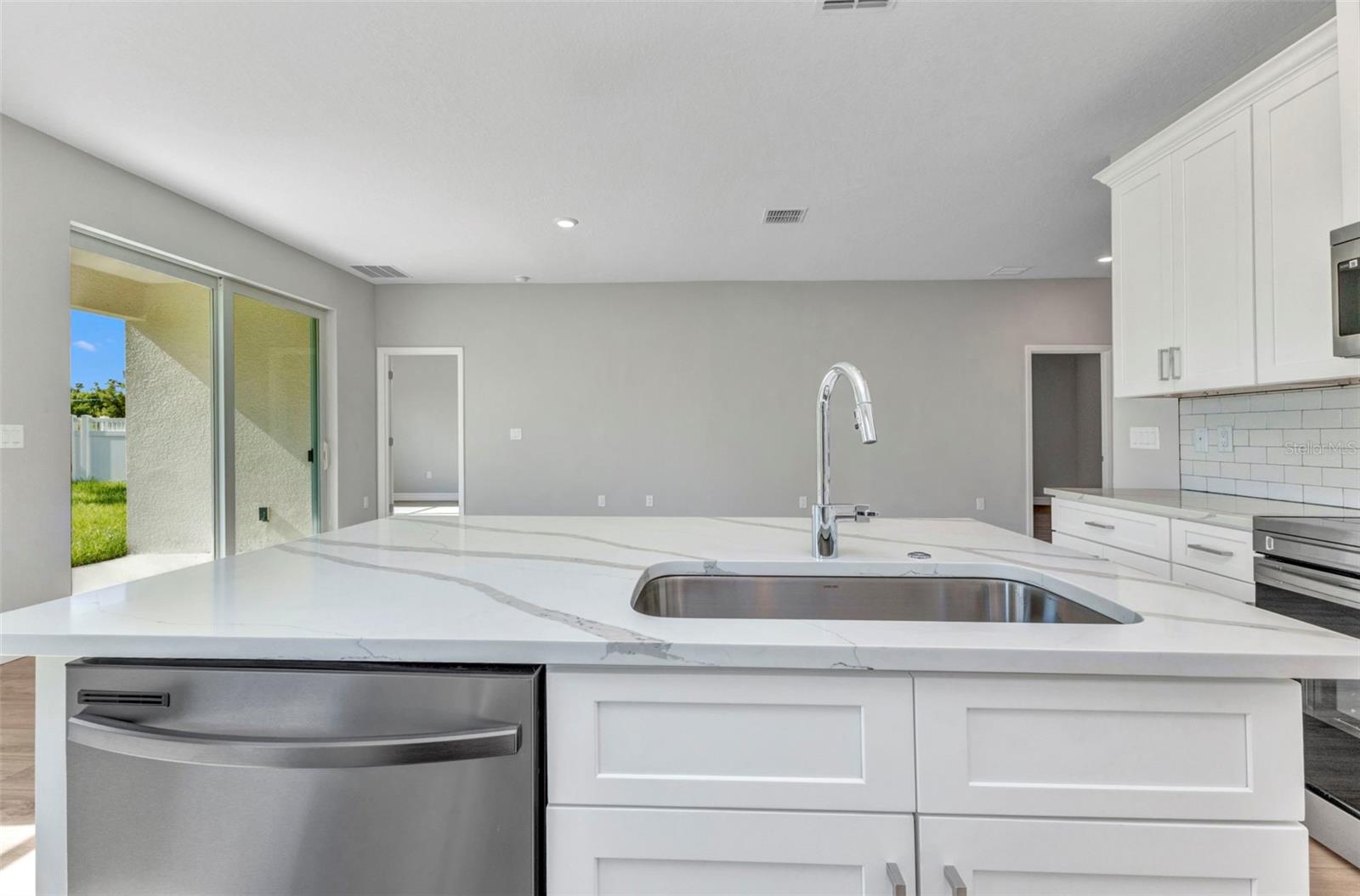 Image 37 of 68 For 134 Green Oak Park