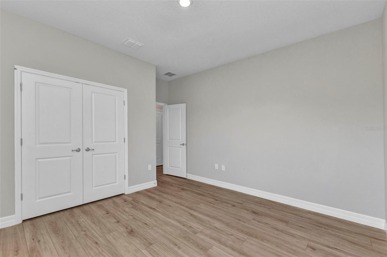 Image 52 of 68 For 134 Green Oak Park