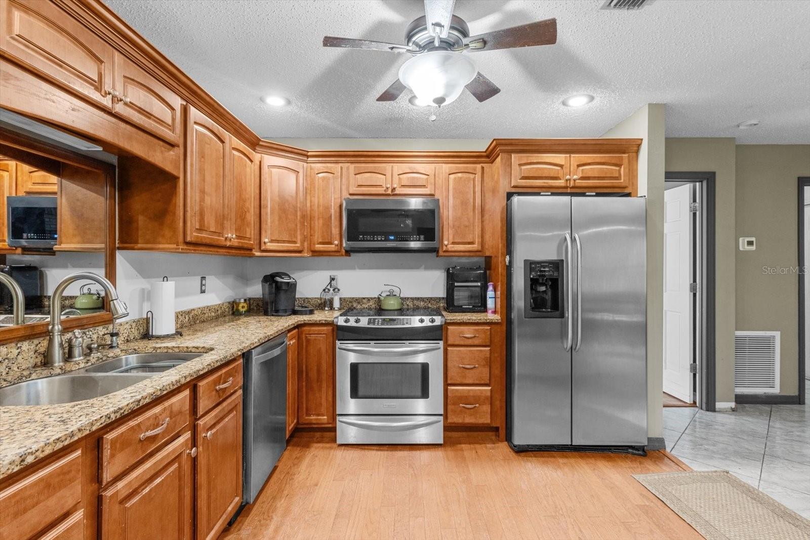 Image 11 of 34 For 7131 Green Acres Street