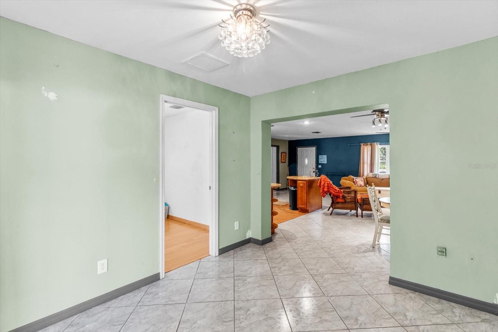 Image 14 of 34 For 7131 Green Acres Street