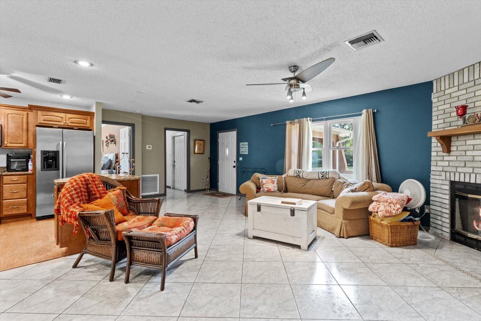 Image 8 of 34 For 7131 Green Acres Street