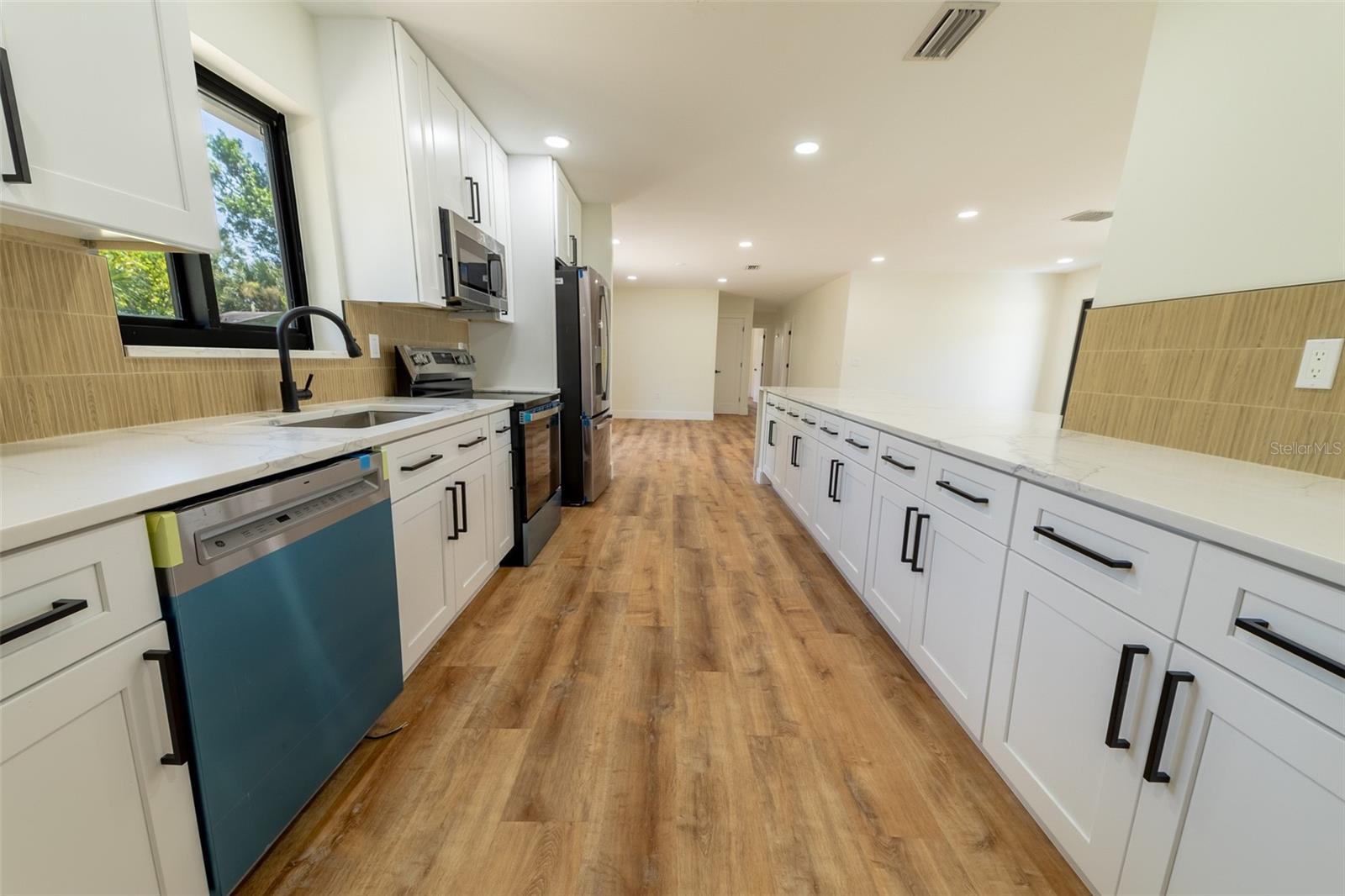 Image 14 of 70 For 809 12th Street