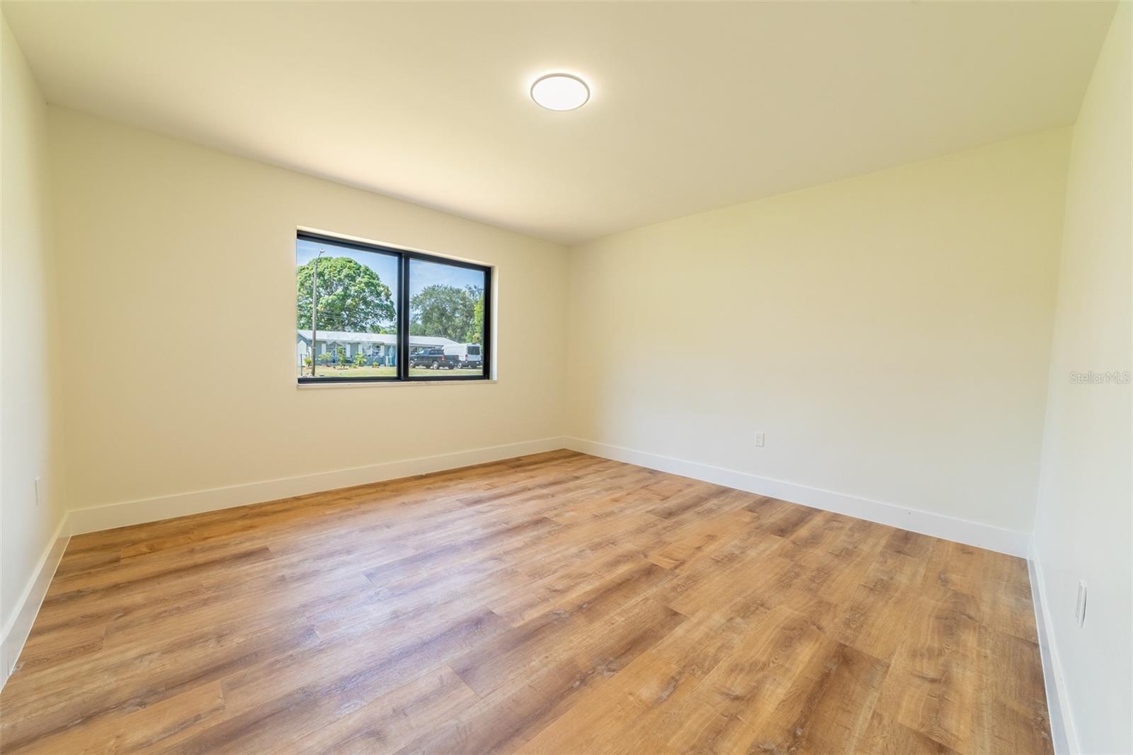 Image 18 of 70 For 809 12th Street