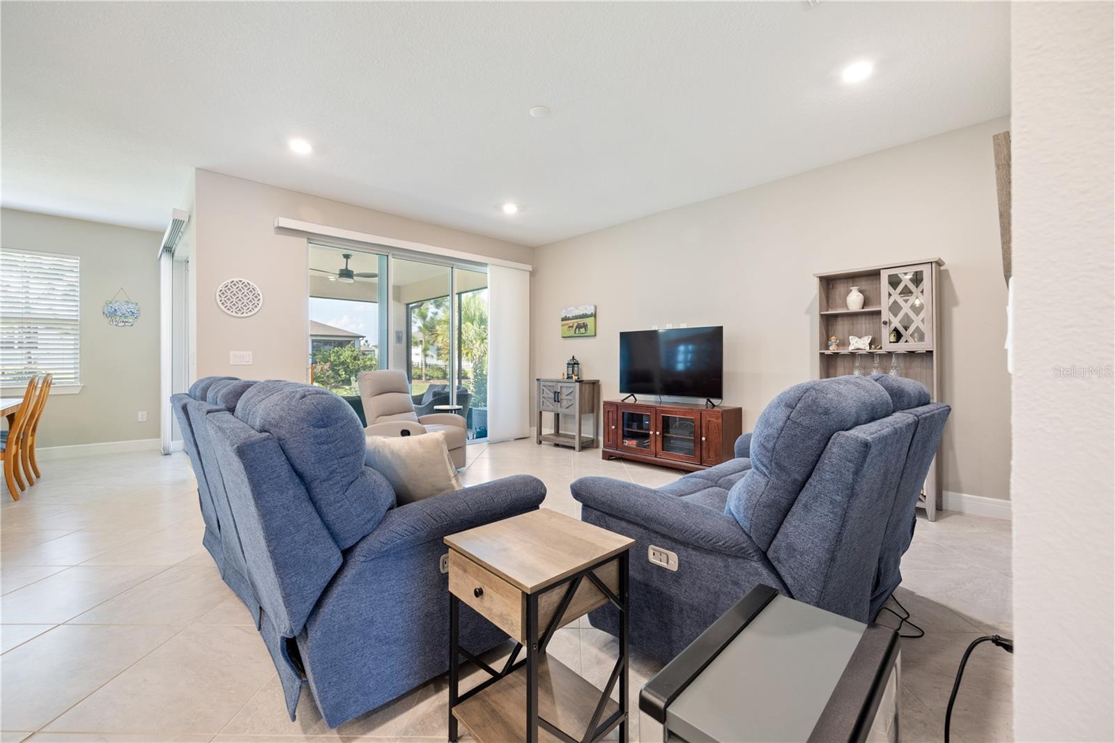 Image 15 of 60 For 9470 52nd Loop