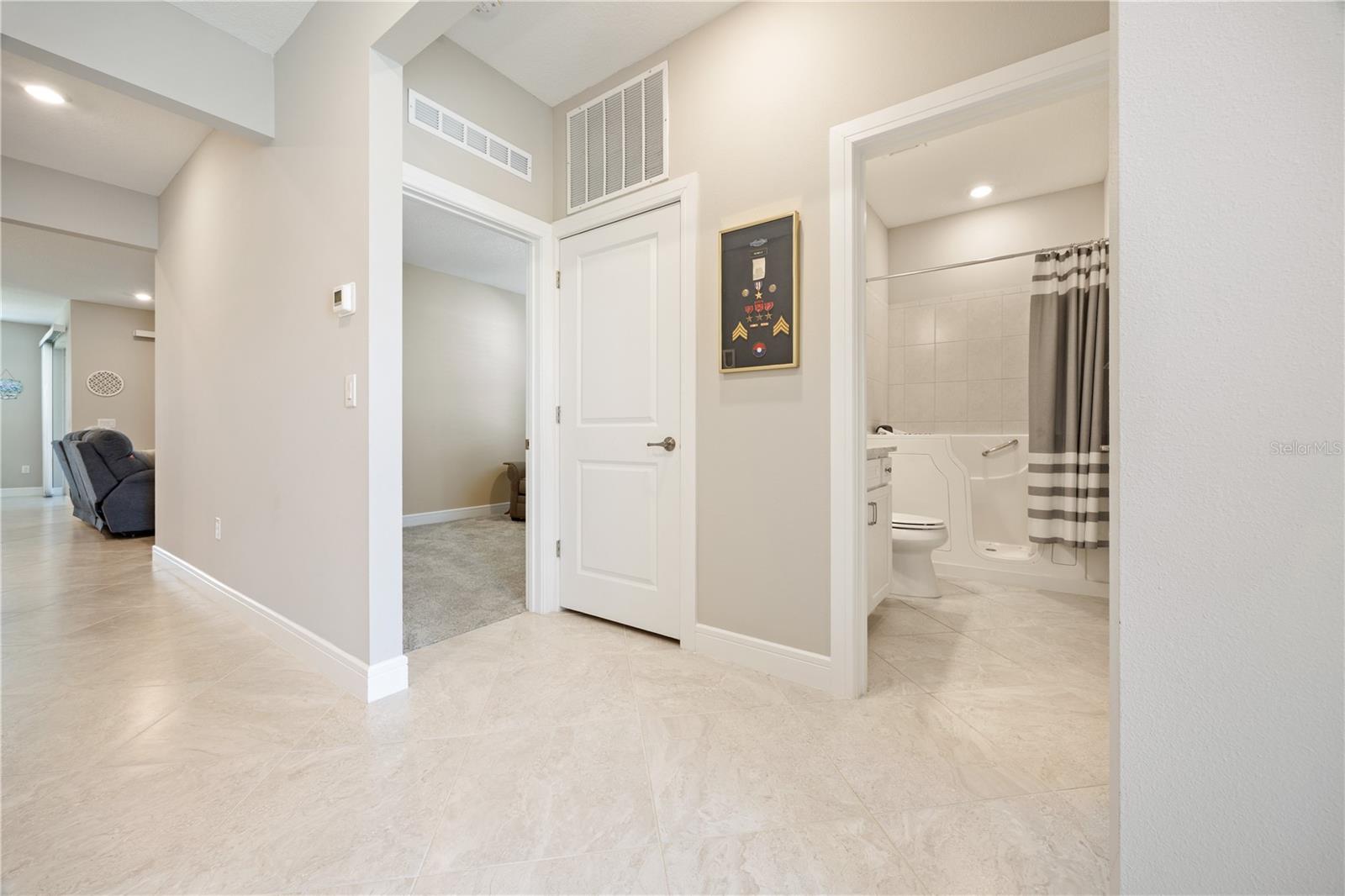 Image 24 of 60 For 9470 52nd Loop