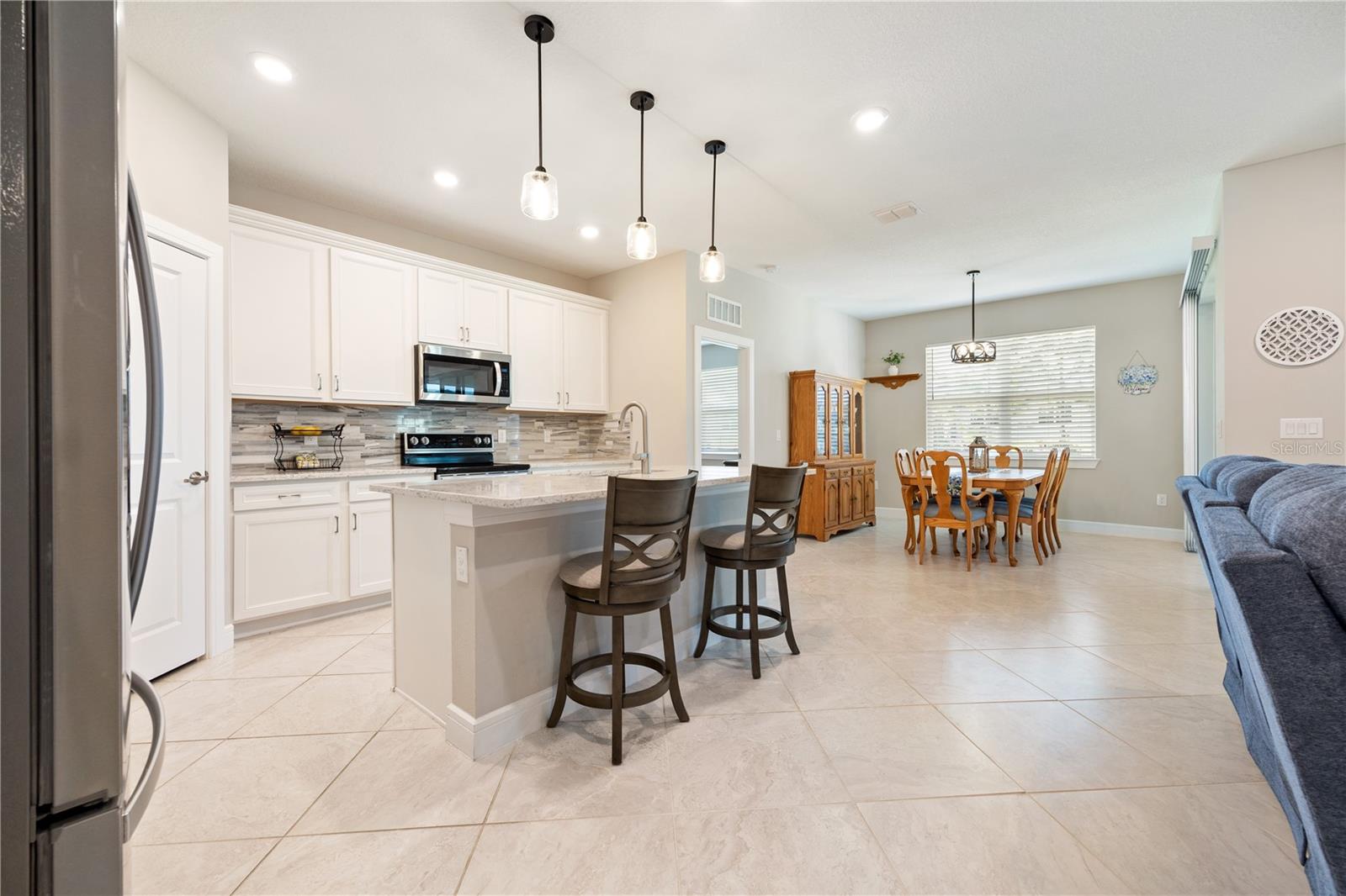 Image 4 of 60 For 9470 52nd Loop