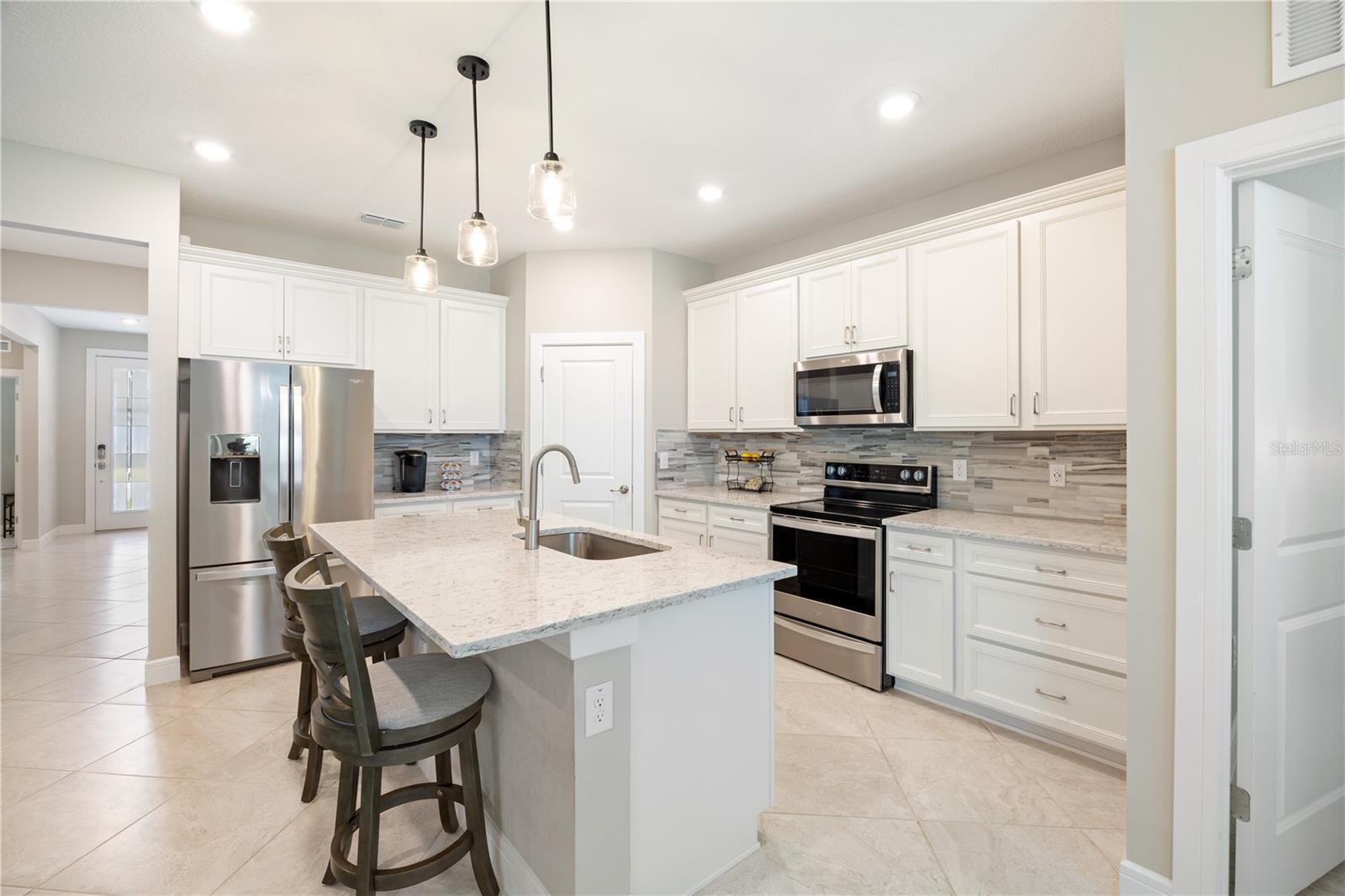 Image 6 of 60 For 9470 52nd Loop