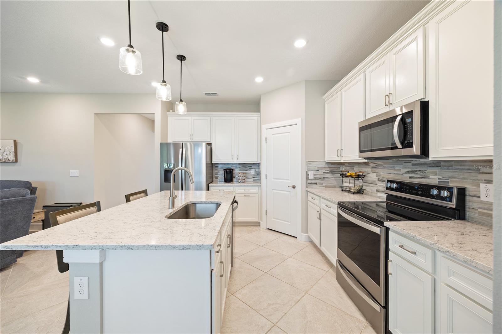 Image 7 of 60 For 9470 52nd Loop