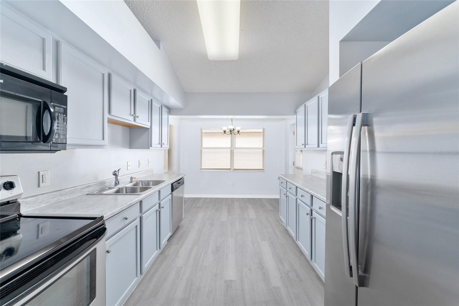 Image 18 of 57 For 9253 91st Circle