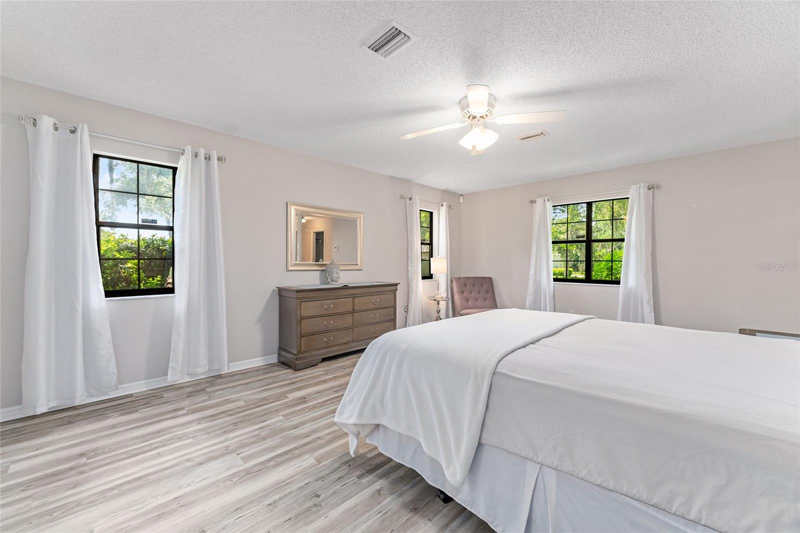 Image 40 of 72 For 8101 46th Street