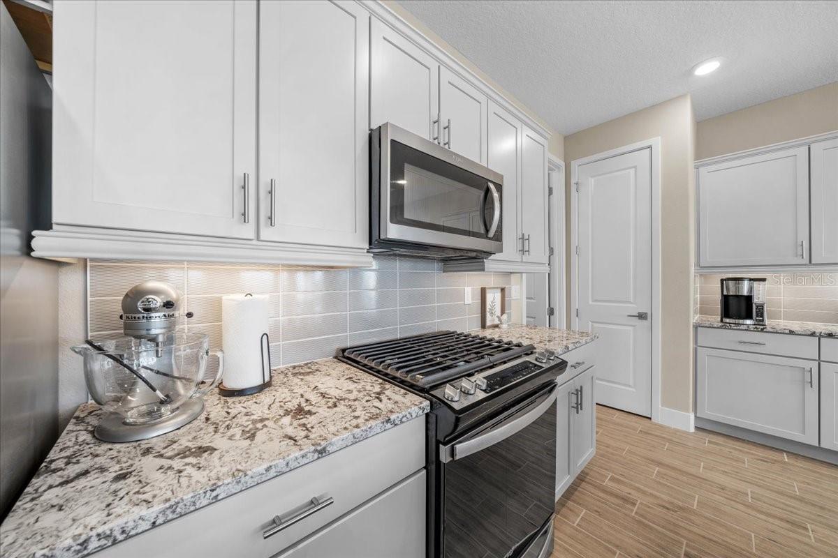 Image 17 of 38 For 4333 54th Terrace