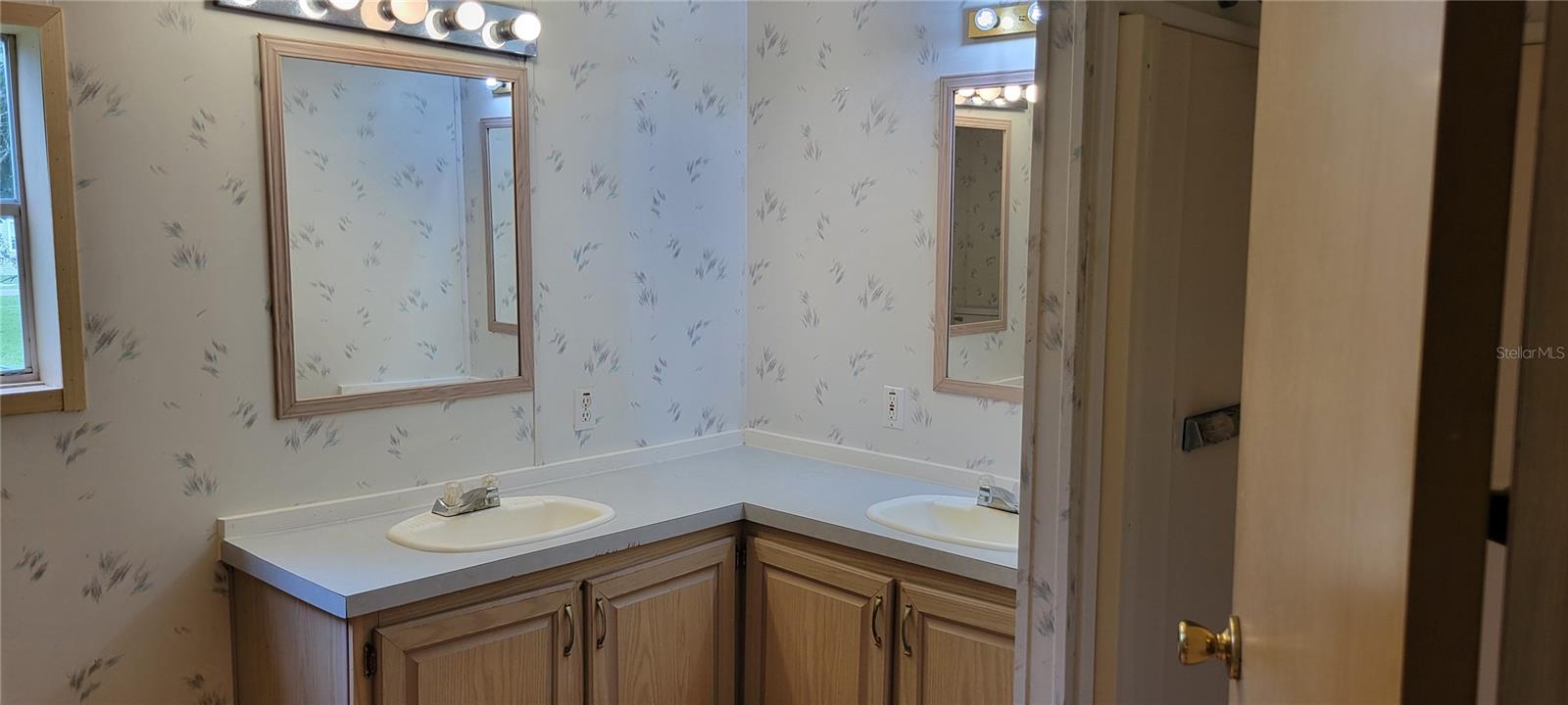 Image 11 of 23 For 14120 95th Avenue