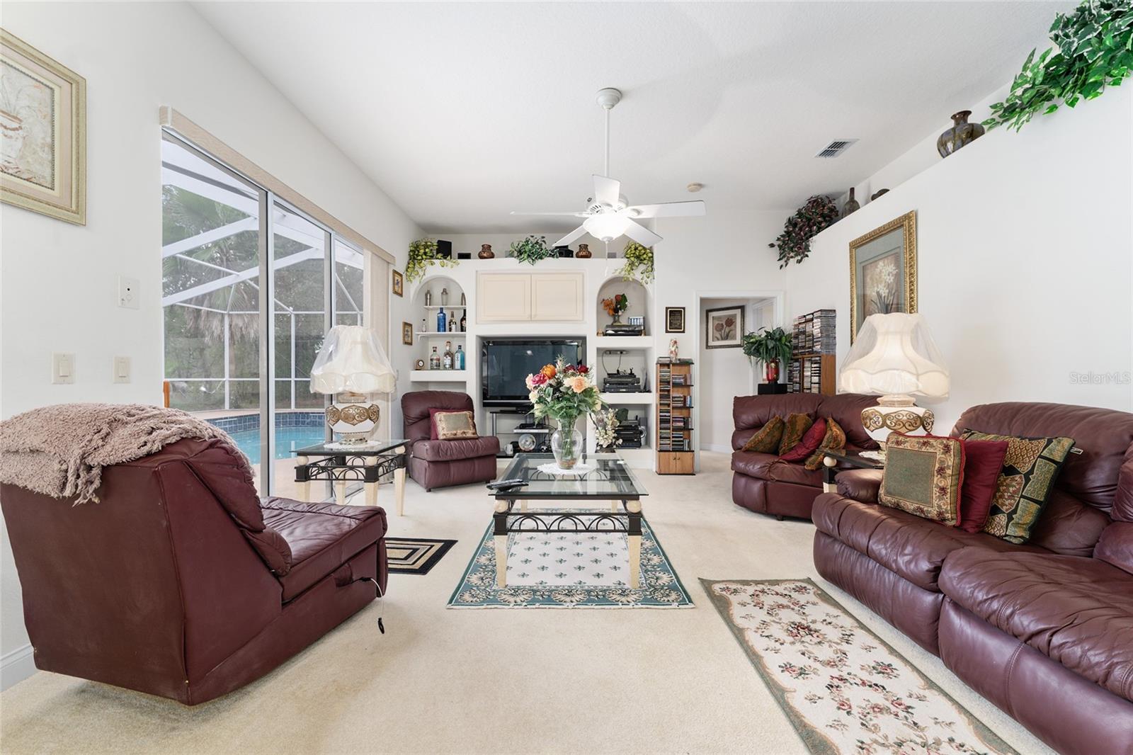 Image 27 of 97 For 147 Corkwood Boulevard