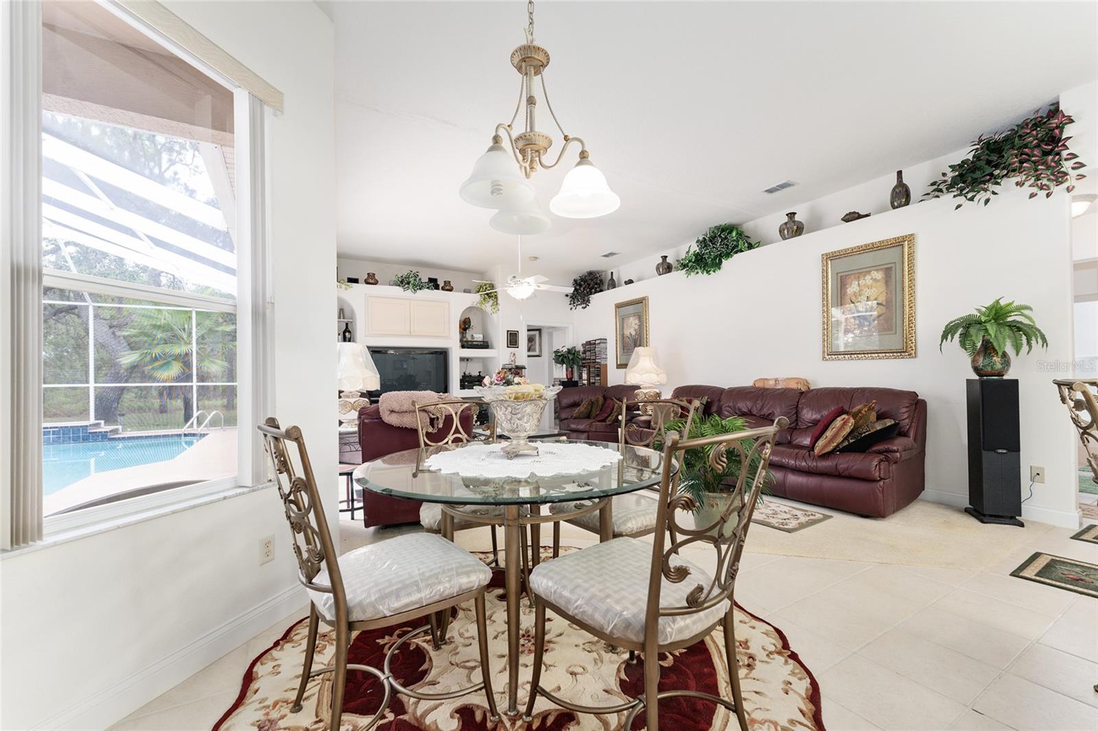 Image 28 of 97 For 147 Corkwood Boulevard