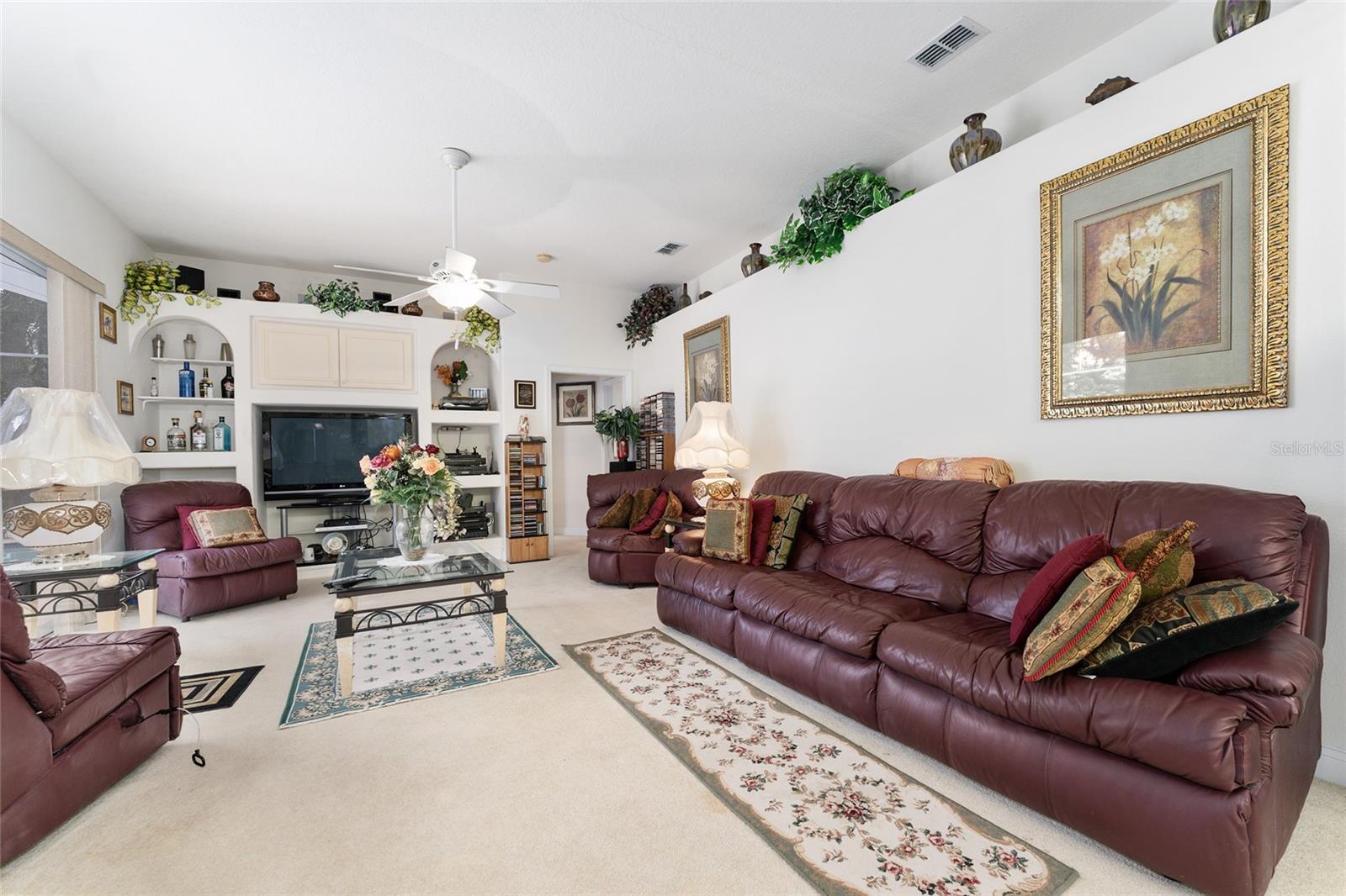 Image 32 of 97 For 147 Corkwood Boulevard