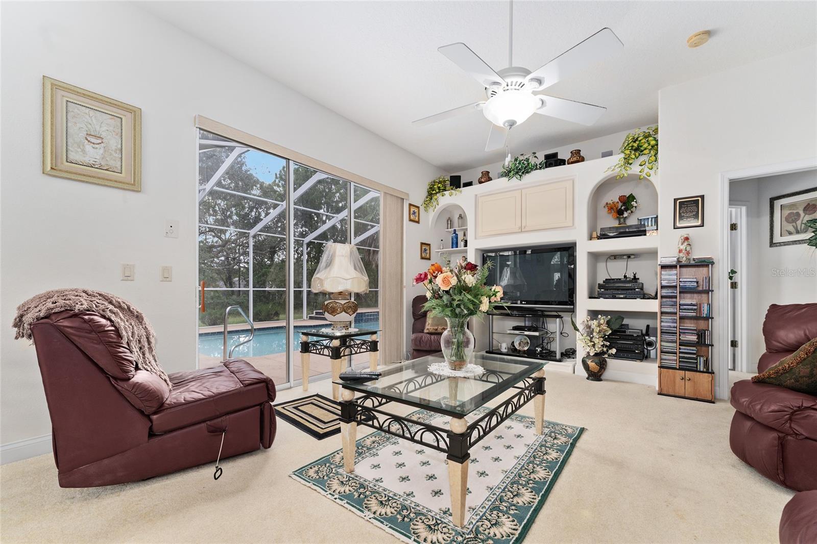 Image 33 of 97 For 147 Corkwood Boulevard