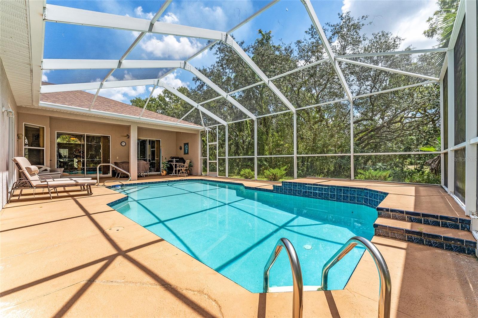 Image 71 of 97 For 147 Corkwood Boulevard