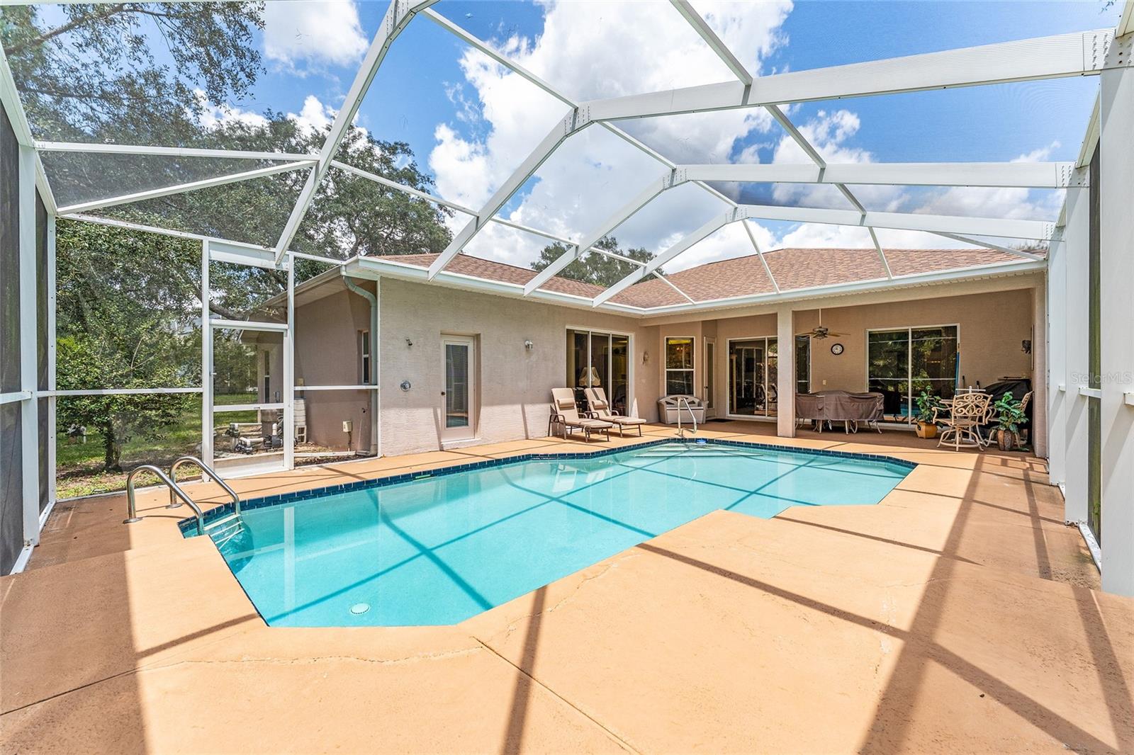Image 72 of 97 For 147 Corkwood Boulevard