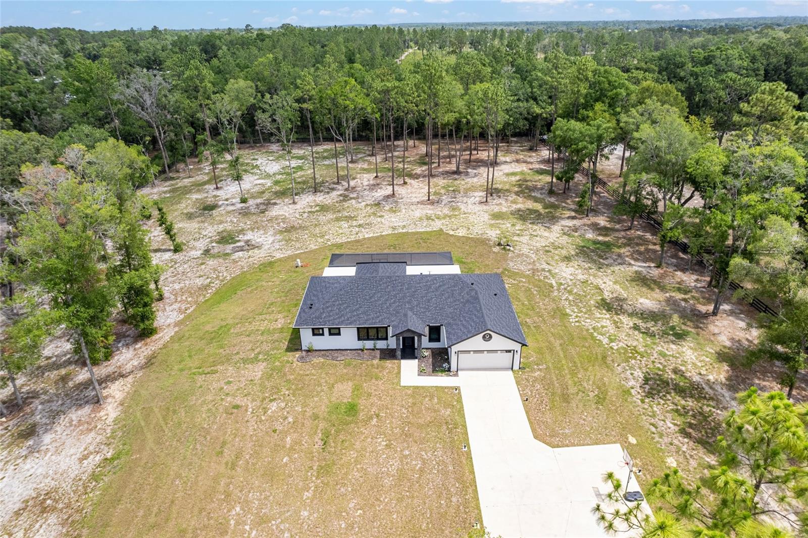 Image 37 of 43 For 9 Middleground Road