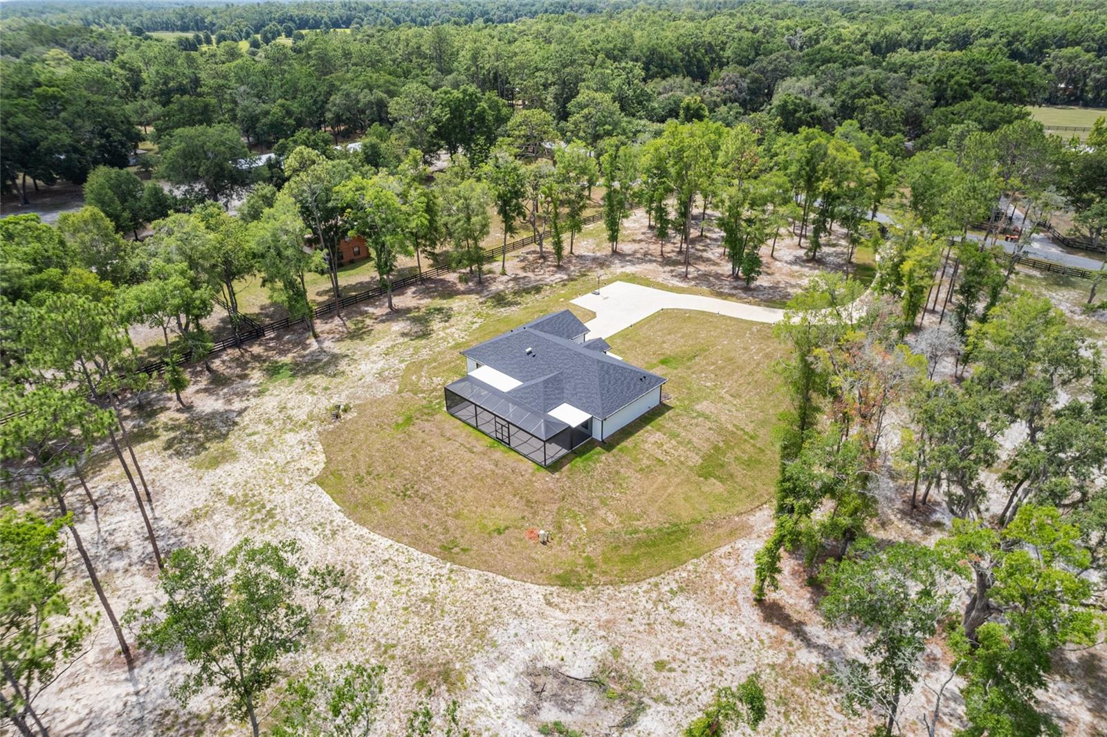 Image 39 of 43 For 9 Middleground Road