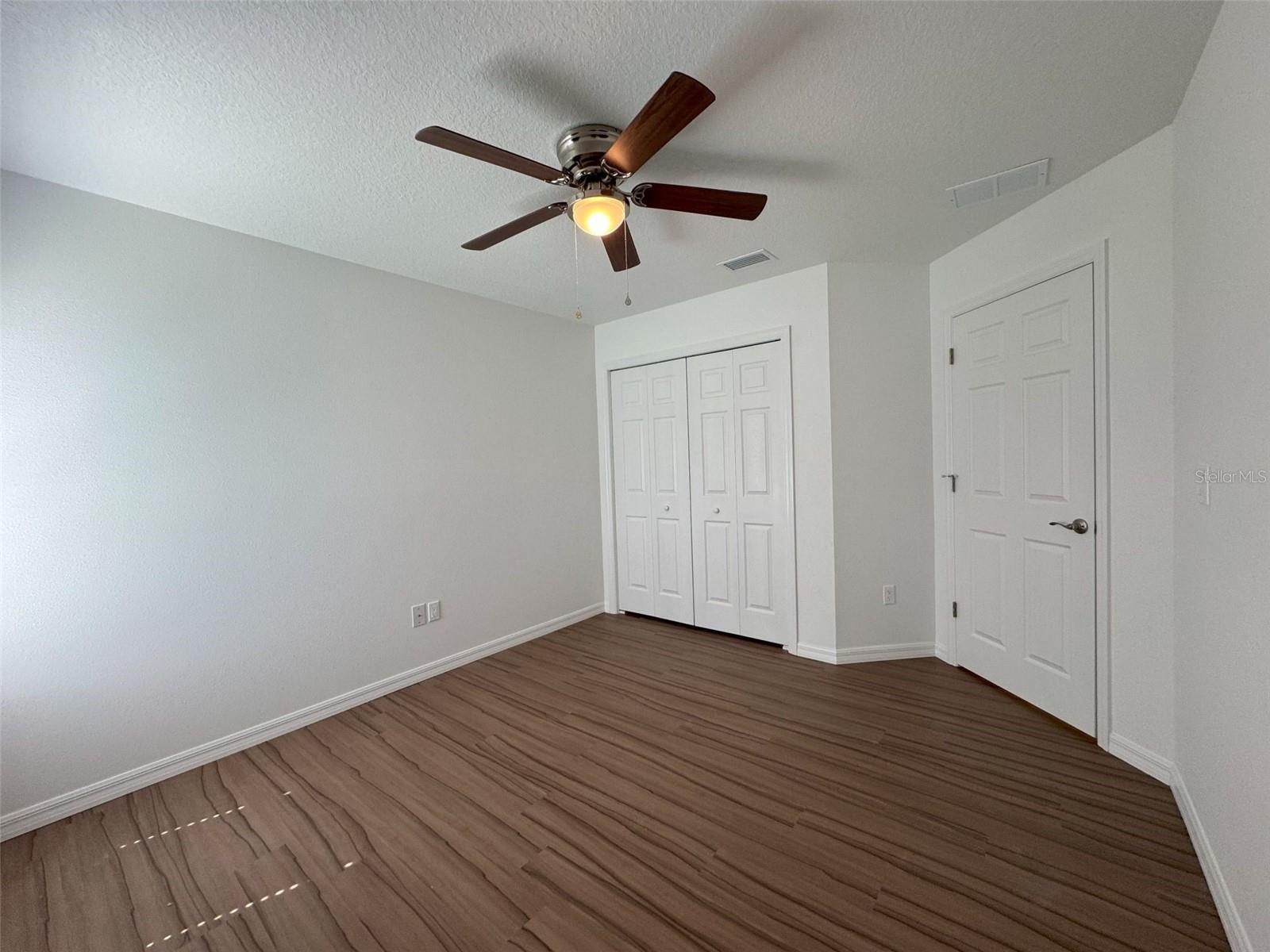 Listing photo id 8 for 8800 Ogden