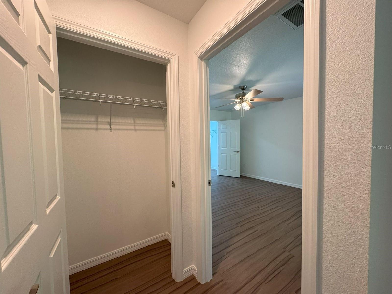 Listing photo id 14 for 8800 Ogden