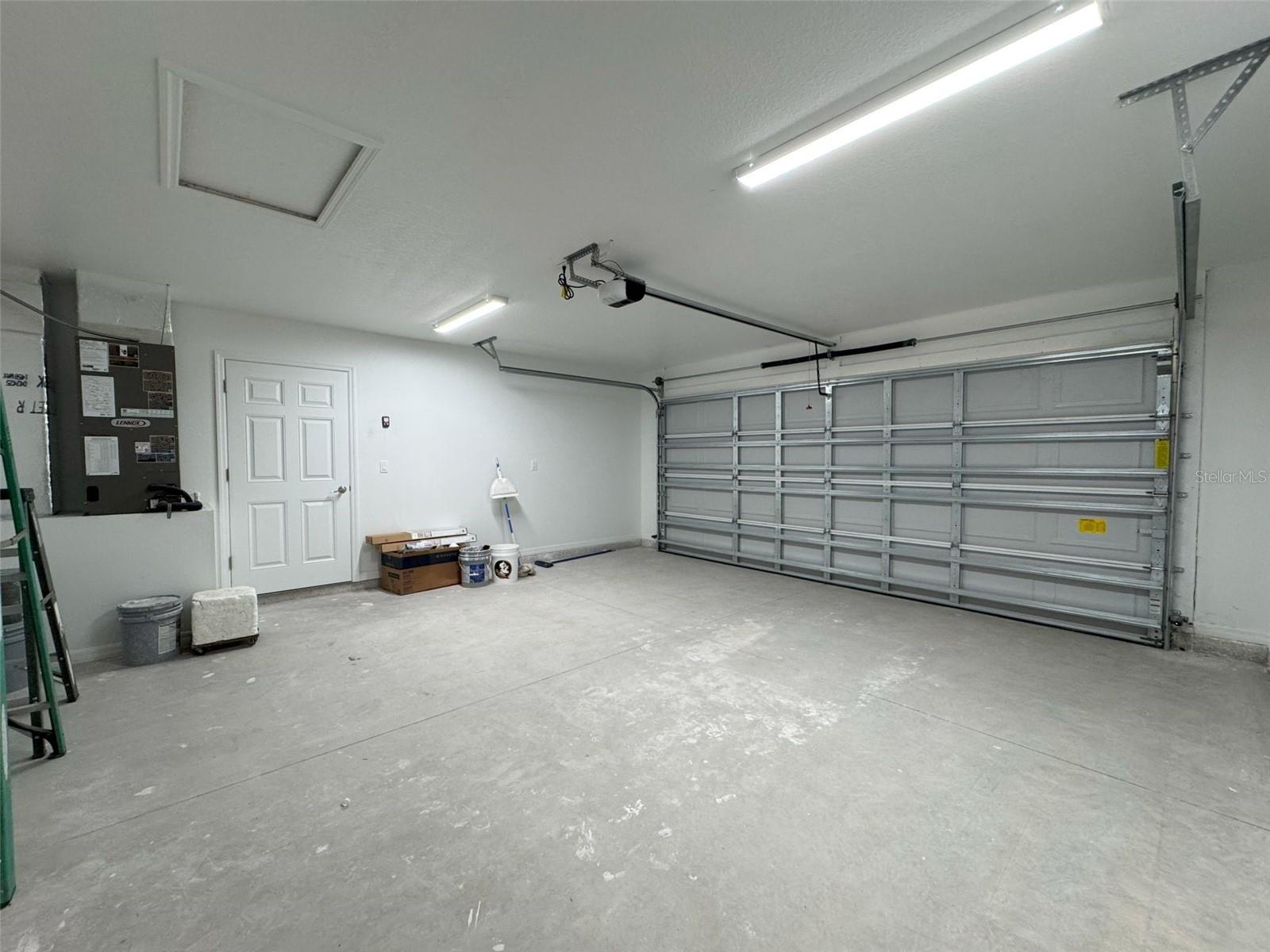 Listing photo id 23 for 8800 Ogden