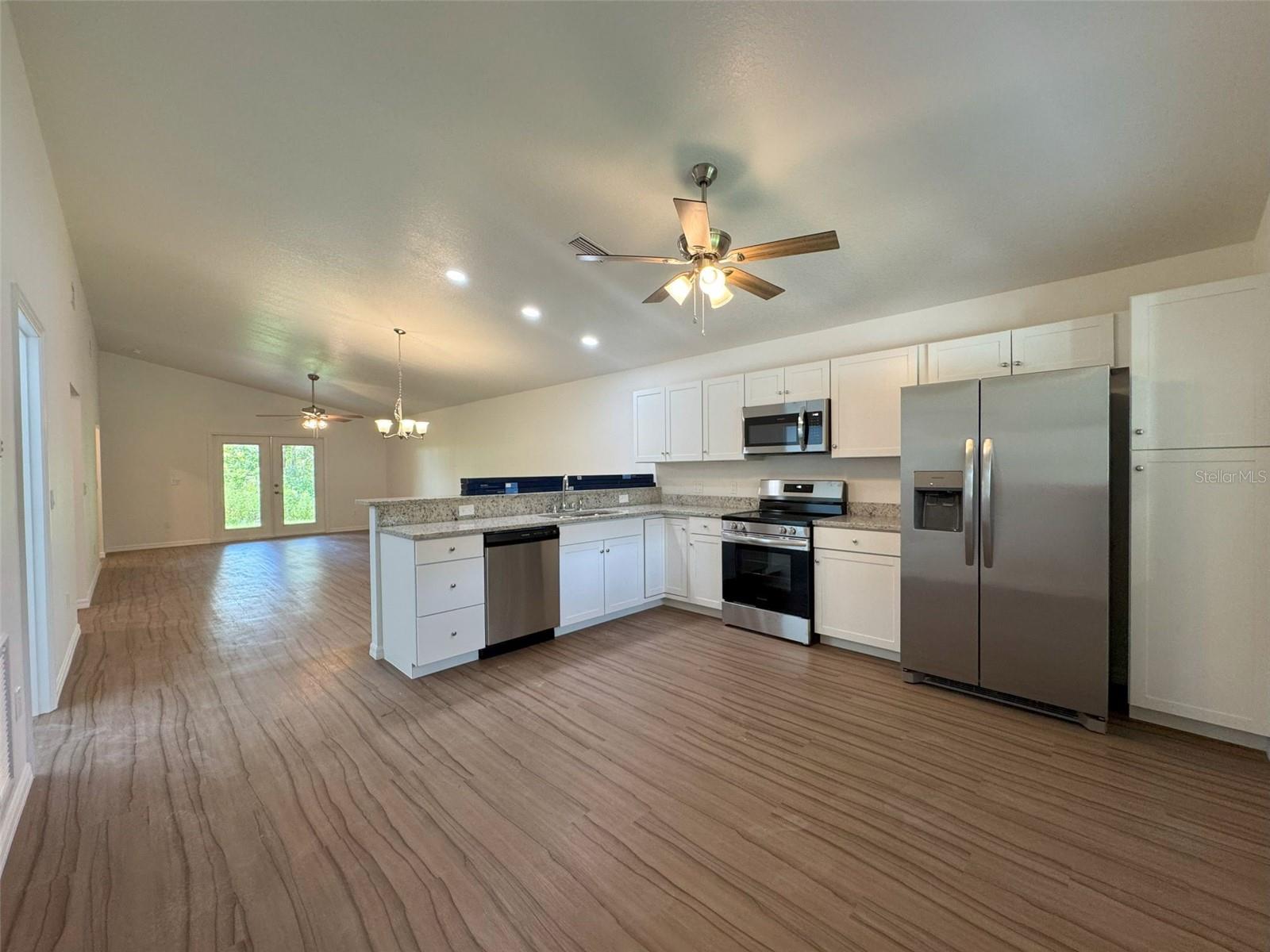 Listing photo id 4 for 8800 Ogden