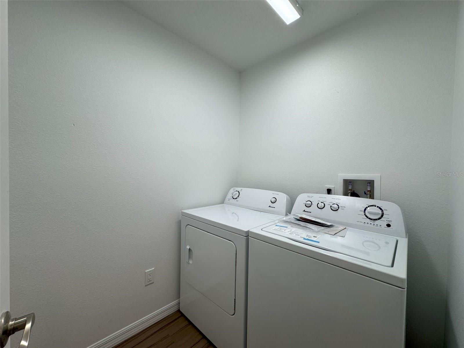 Listing photo id 5 for 8800 Ogden