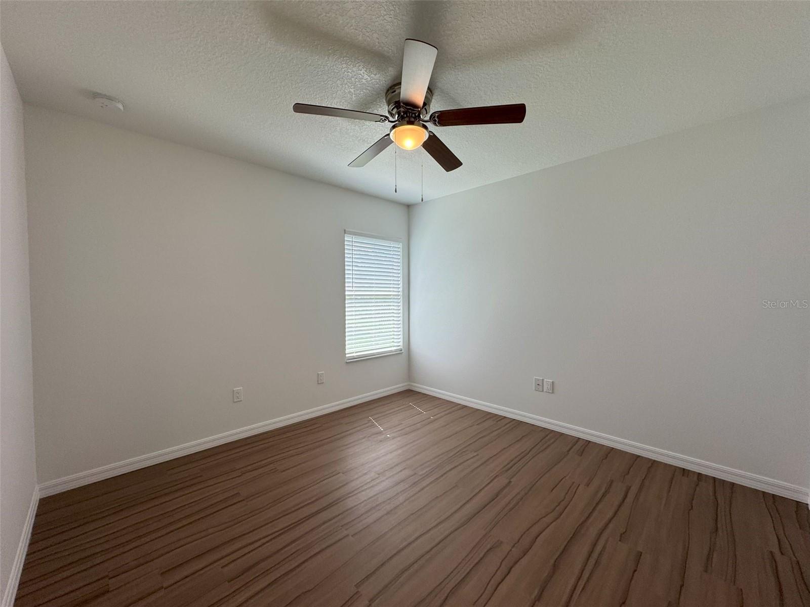 Listing photo id 7 for 8800 Ogden