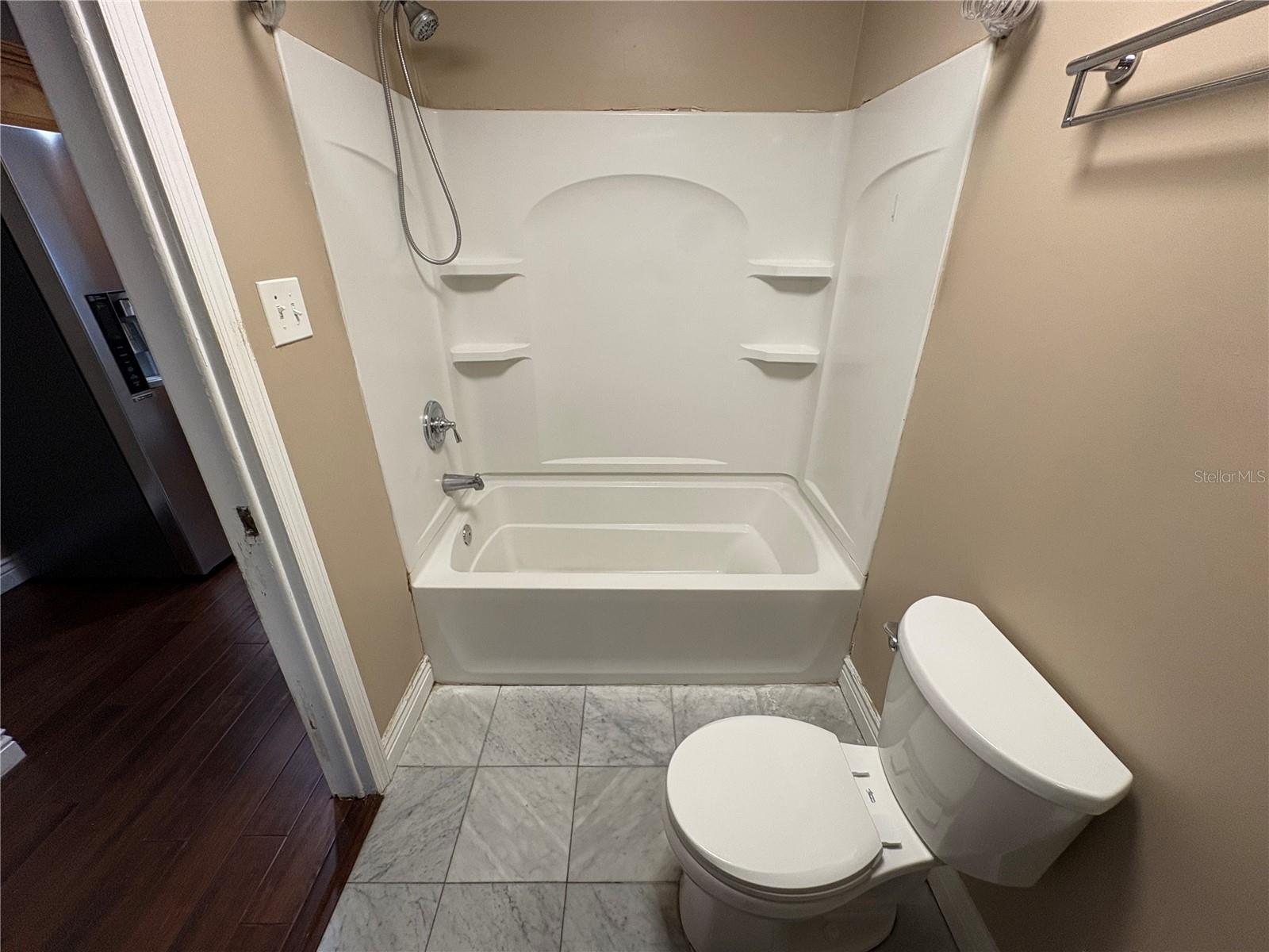 Image 17 of 32 For 107 6th Street Ne