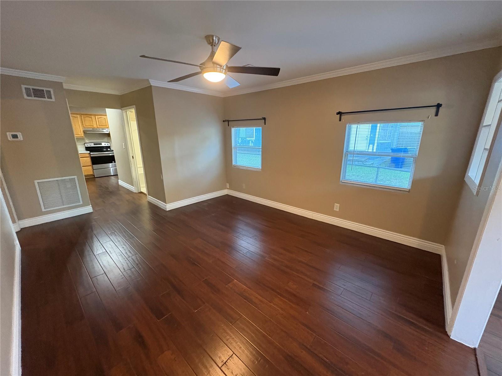 Image 20 of 32 For 107 6th Street Ne