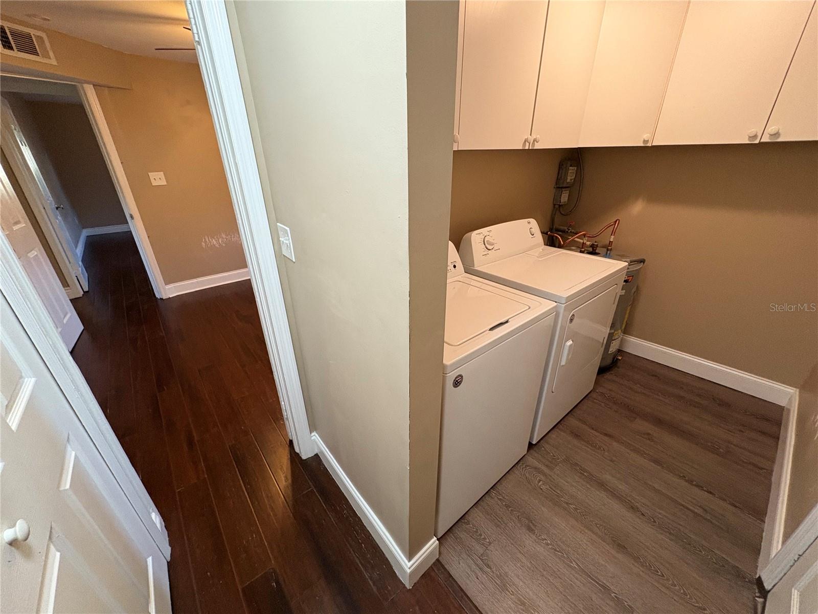 Image 7 of 32 For 107 6th Street Ne