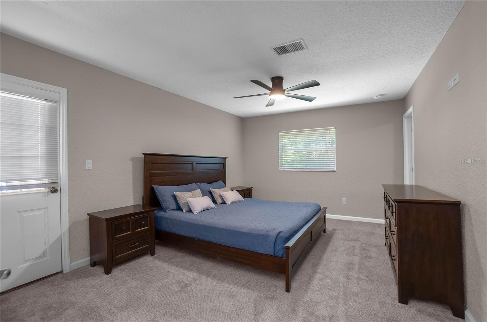 Listing photo id 16 for 1411 19th Street