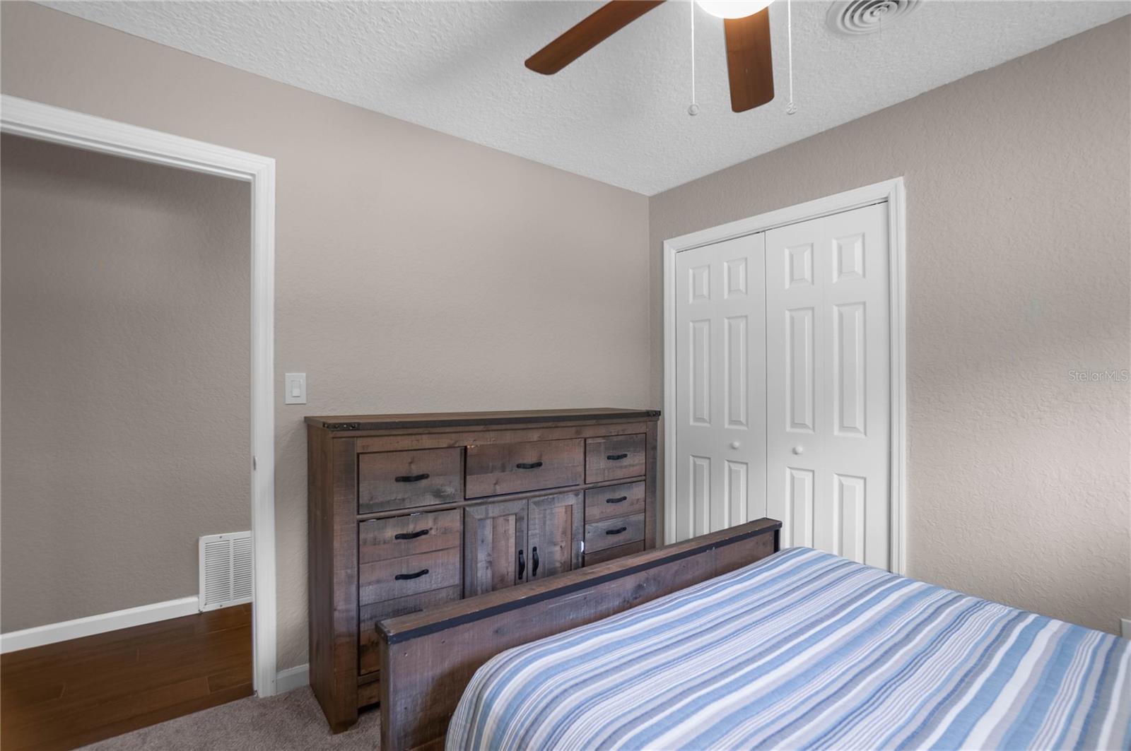 Listing photo id 25 for 1411 19th Street