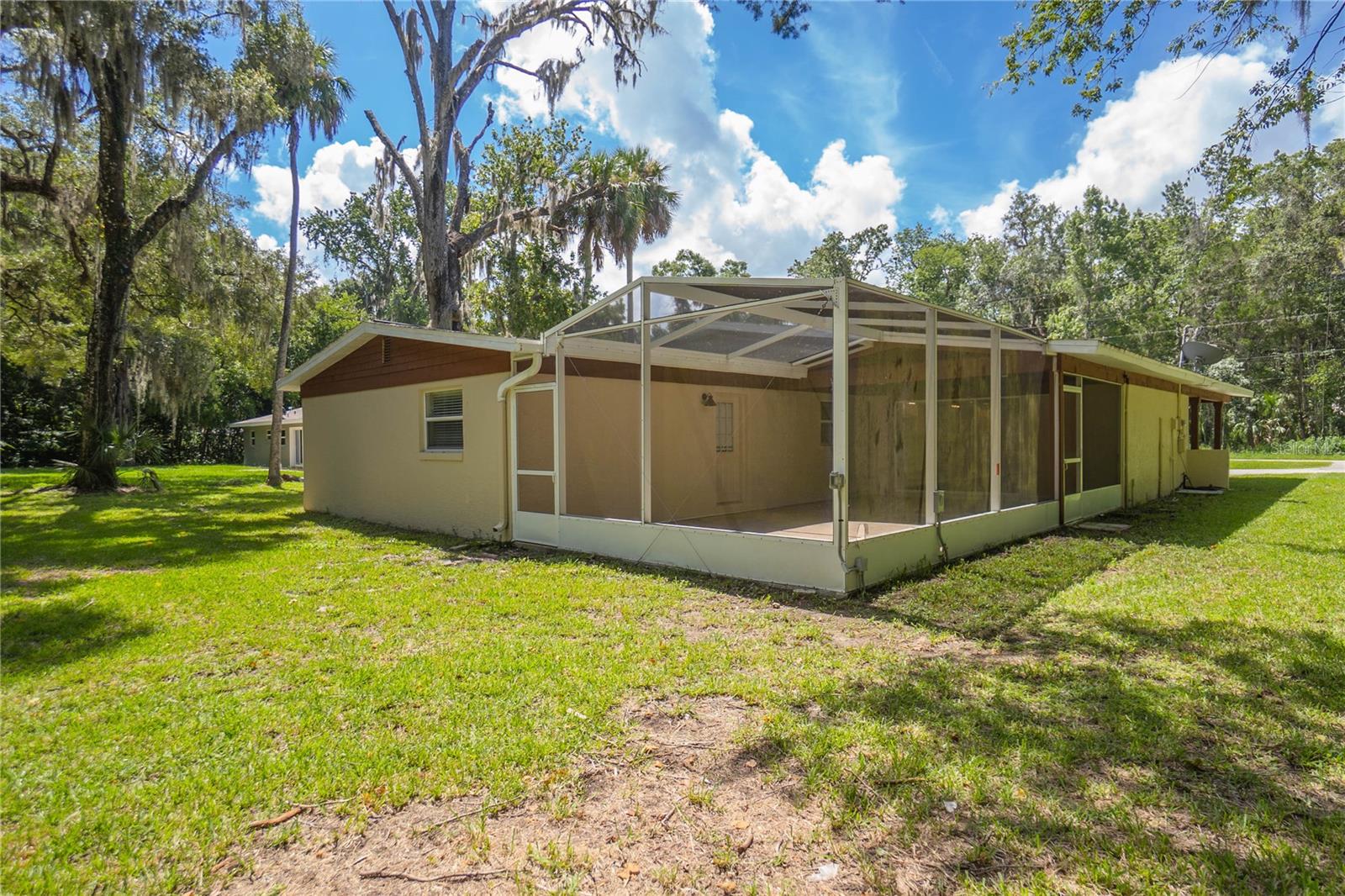 Listing photo id 30 for 1411 19th Street
